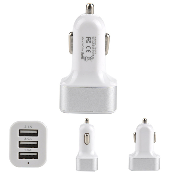 Universal Car Charger 3 USB 5.1A: lla valkoinen