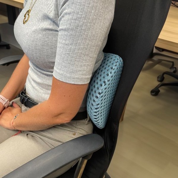 Ortopedisk korsryggpute i Memory Foam | Ergonomisk ryggpute blå