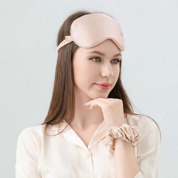 Stor Lyxig Sovmask i Äkta Mullbärssilke Rosa