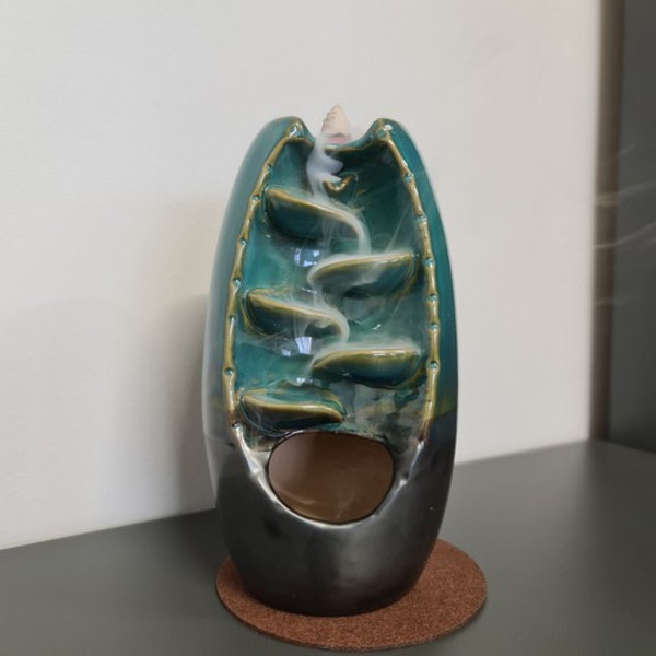 Røkelsesholder med 55 røkelsessekunder og Waterfall-effekt grønn