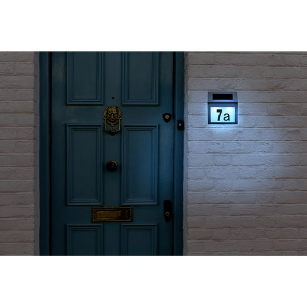 Talon numero aurinkoisella led-valolla hopea