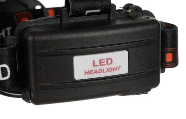 Tehokas otsalamppu 5 LED CREE T6 2 laturilla musta