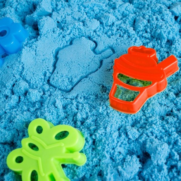 Magic Sandbox | 2kg muovattavaa hiekkaa luovaan leikkiin | Lomakkeet ja työkalut monivärinen