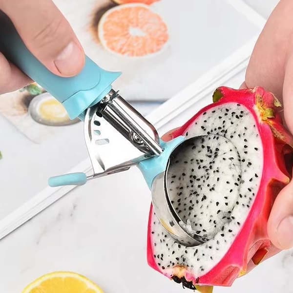 Isbolle med 1-klikk ejektor for perfekte iskuler 6 cm