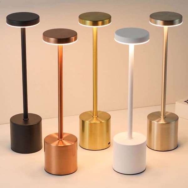 Uppladdningsbar LED Bordslampa i Metall Guld
