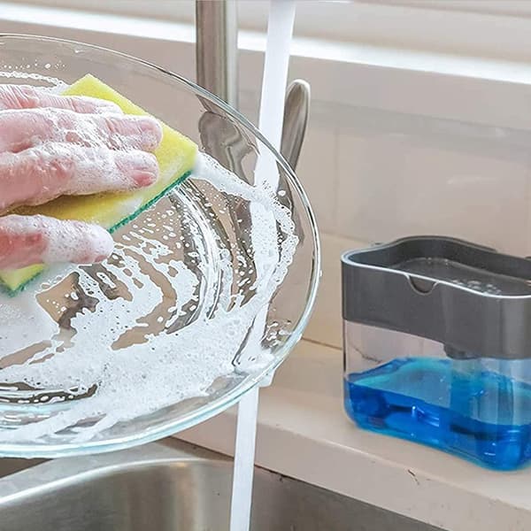 Vaskemiddeldispenser og holder til vaskesvamp grå