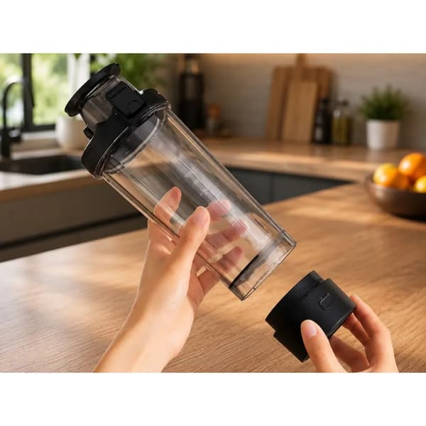 Electric Shaker 700 ml USB siirrettävällä telineellä