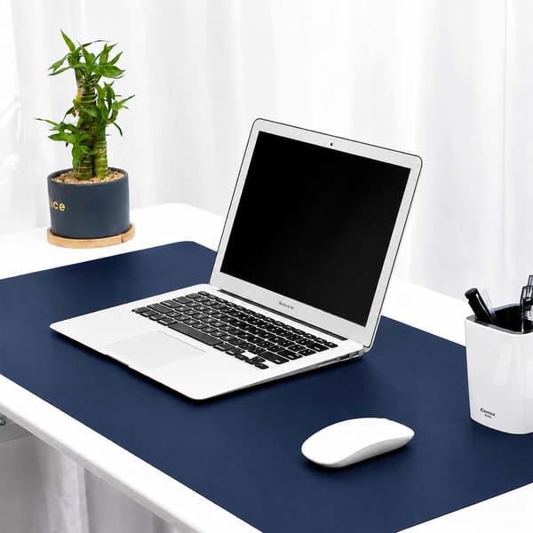 Mørkeblått skrivebordsunderlag (deskmat) 60x40 cm PU-lær blå