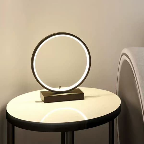 Stilren Ringlampe 40 cm - Perfekt til Fotografi og Makeup