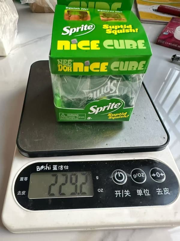 Maltose dekompresjon isbiter elting musikk NeeDoh Nice Cube Schylling dekompresjon sensorisk klemming Maltose ice cubes Sprite