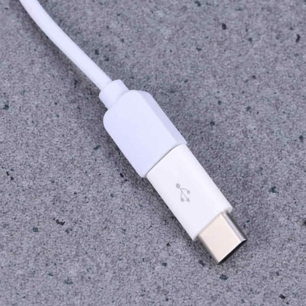 Sovitin tiedonsiirtoon ja lataukseen, Type C - Lightning