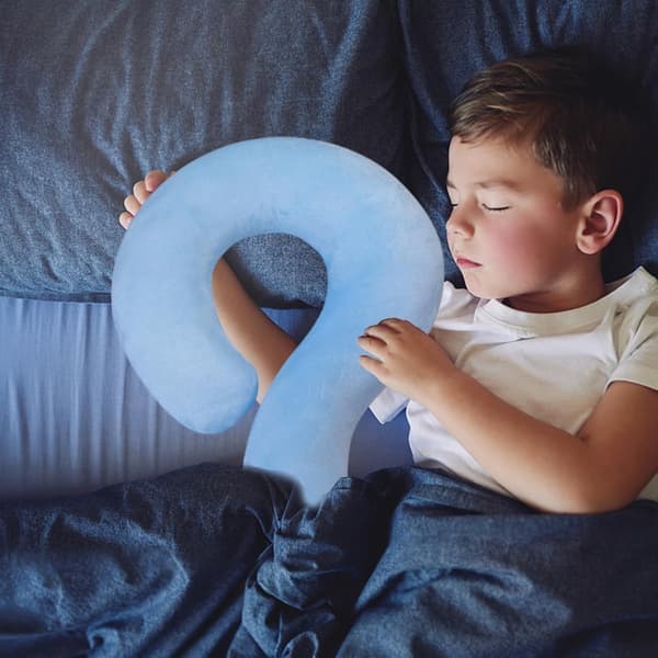 Resenackkudde - Stor konturkudde med frågetecken design 55 cm (D)