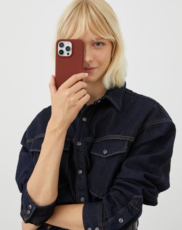 Silikondeksel iPhone 15 Plus Mørk Amberbrun