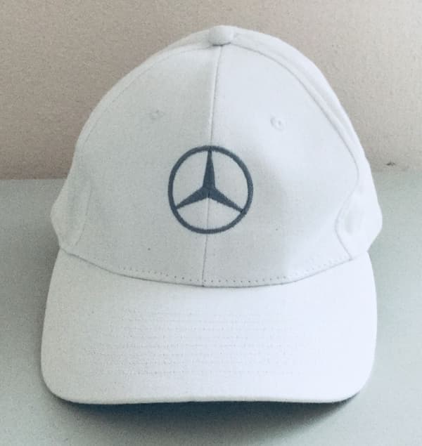 VALKOINEN MERCEDES PROMO LIPPIS
