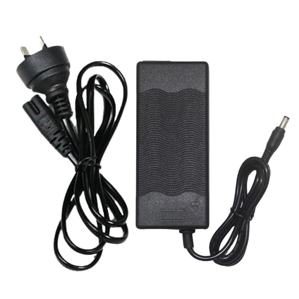 42V 1,5-2A litiumbatterilader for elektriske sparkesykler (EU-plugg)