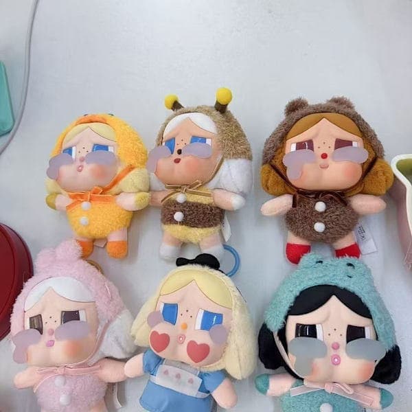 1-pack - PLUSH Överraskningslåda, Crybaby Docka, Actionfigur med slumpmässig design, Samlarleksak Crybaby