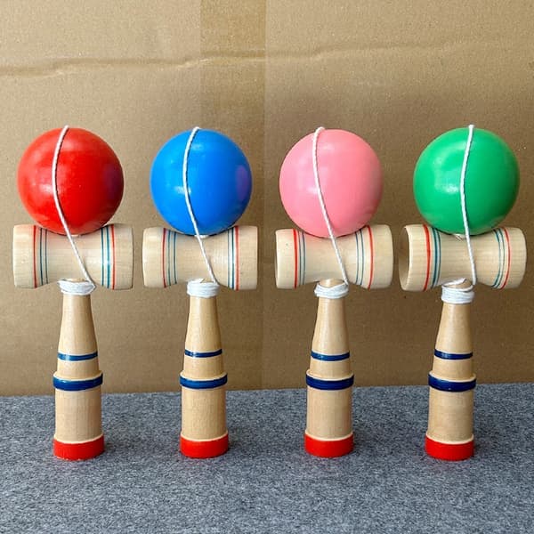 Kendama Pro interaktiv leke, tre, 18 cm, ferdighetsspill for barn og voksne Rød Red