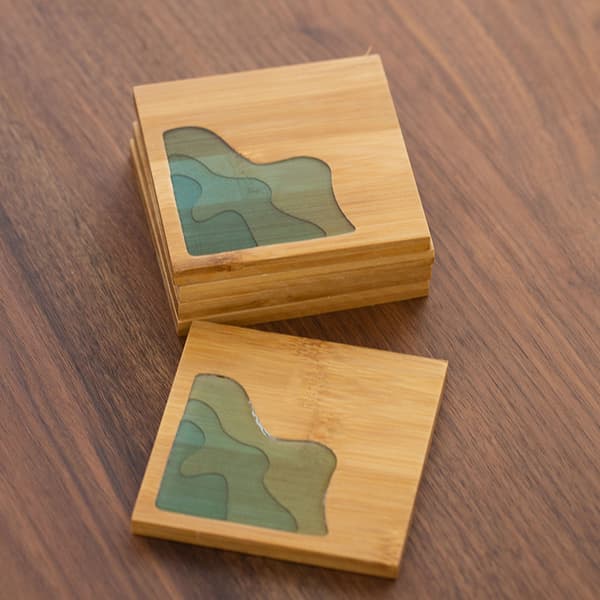 Naturlig treunderlag, rund tekoppmatte, bambusunderlag med epoxy