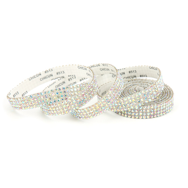 Rhinestone-nauha 4 riviä itseliimautuvia riisinauhoja, kimaltelevia bling-hartsiliuskoja kodin koristeluun, AB-väri