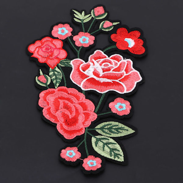 Plommonblomma Ros Broderad Patch DIY Dekoration Tyg Strykjärn Sy Märke Hantverk Tillbehör