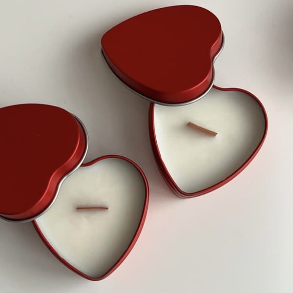 Hjerteformet Duftlys Tin Sæt: 12 stk. Romantiske Soyavoks Lys til Valentinsdag Bryllupsgaver (Rose Duft) 12 Pcs