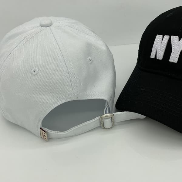 Hatt broderad NYC bokstäver justerbar basebollkeps för män White