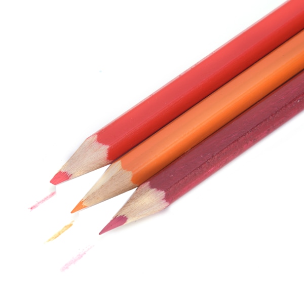 48 stk fargeblyanter i tre, 24 farger, tegnepenner, kunstnerutstyr, skolemateriell