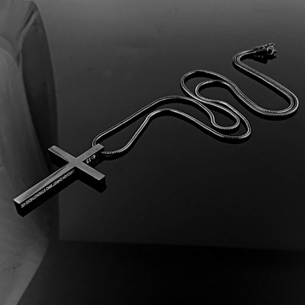 Ristiriipus miehille Ristiriipus VOIMAA Raamatun jae Ruostumattomasta teräksestä valmistettu kaulakoru Black Cross1