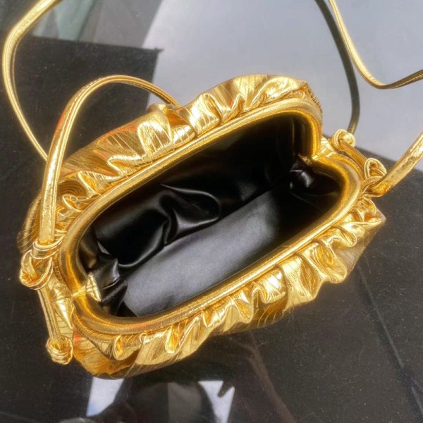 Kvinners Dumpling Crossbody Bag Cloud Aftenveske Glitrende Clutch Purses Skulder Bag Snøring Stropp Crossbody Bag