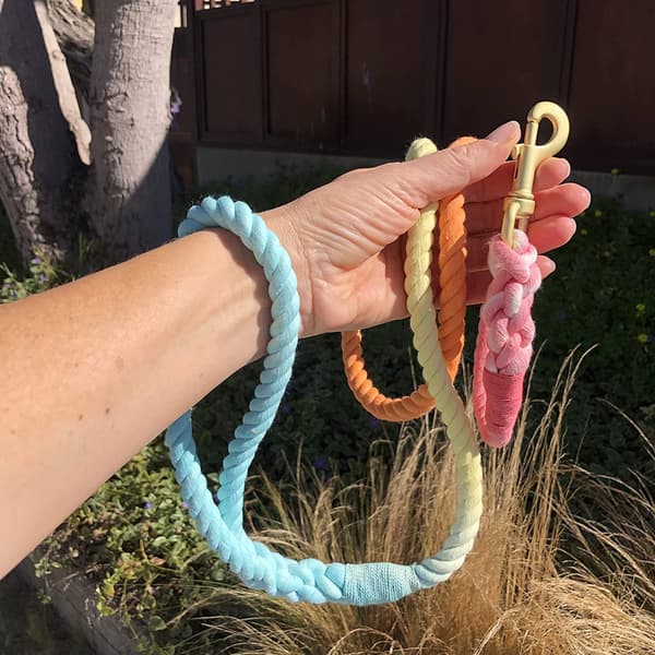 Tie-dye handgjord hundkoppel med vridbart snäppspänne, vacker