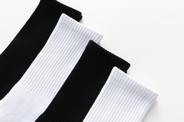 5 par sorte og hvide tynde bomuldsstrømper til kvinder, lette one-size afslappede atletiske strømper med svangstøtte, bløde åndbare Mi Black、white