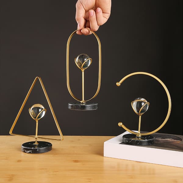Bordpynt Jern Geometrisk Ramme Kunstig Krystallkule Moderne Skrivebordsornament for Studie Stue Kontor Triangular