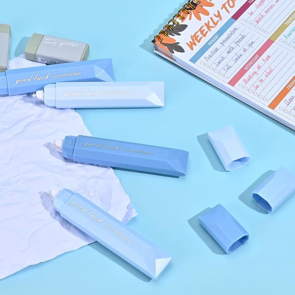 5-pack blå korrigeringstejp, blå estetisk korrigeringstejp penna - Smidig avrullning, lättanvänd pennformad applikator, perfekt för studenter blue