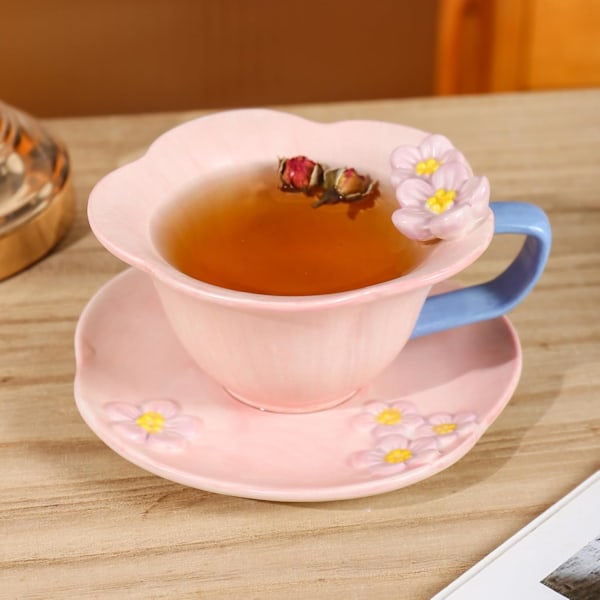 Kukka-aiheiset teekupit ja aluslautaset, keraaminen söpö kahvimuki naisille teekutsuille, cappuccino latte maidolle Pink