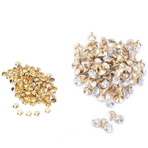 100 st 10 mm metall strass nitar dubbar spikar dekoration (guld kant + vit kristall)