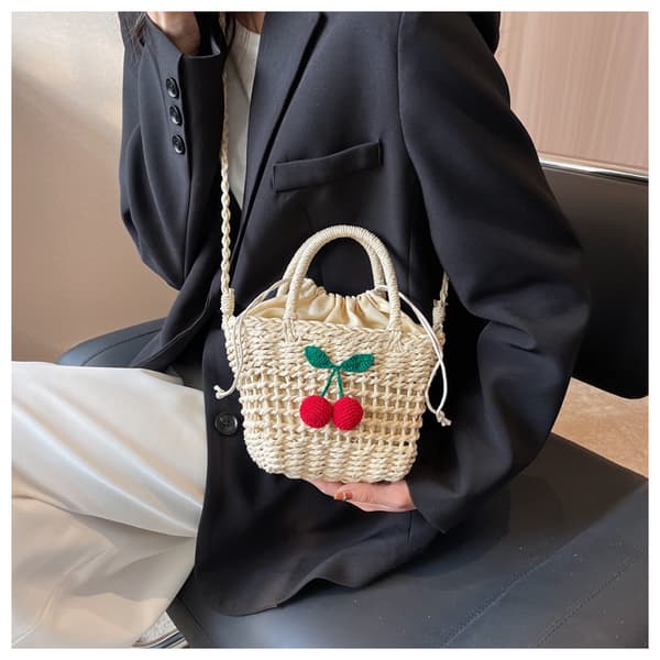 Små halm hinkväskor för kvinnor sommar crossbody väskor dam reseplånböcker och handväskor kvinnliga axelväskor White cherries