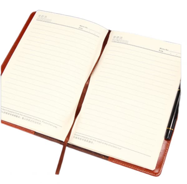 Journal (størrelse: A5) 8.35\" X 5.8\" Linjeret side med kombination