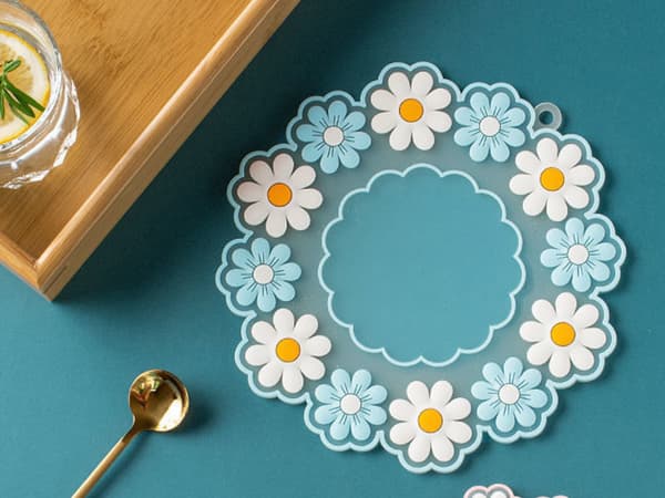 Sæt med 4 søde Daisy silikone coasters drikke kop måtte varme I