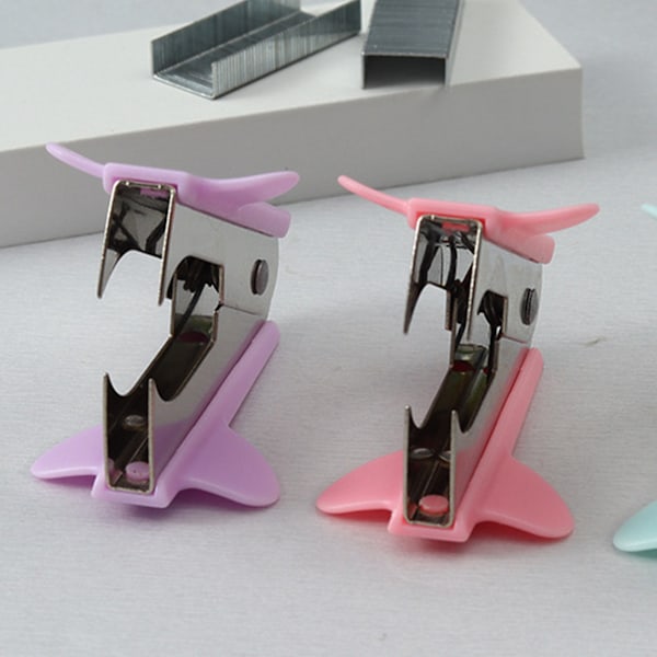 Hæfteklammefjerner Bærbar Effektiv Fjernelse Ergonomisk Design Hæfteklammeaftrækker til Kontor Finansafdelinger Sakura Pink