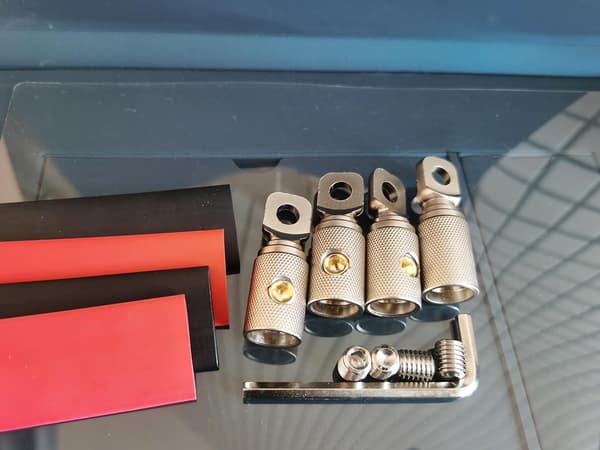 Kraftige 5/16 ringterminalstik til sikre strøm- og jordforbindelser, 2 stk., sort 0GA-5/16 Ring 4PCS