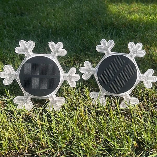 Solcelledrevet snøfnuggdekorasjonslys hagelys IP65 vanntett 3 moduser med stake landskapslys for sti hage Warm Light