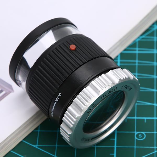 Optisk förstoringsglas Cylindrisk skala 30X Zoom Smyckeslupp med LED-lampor UV-lampa