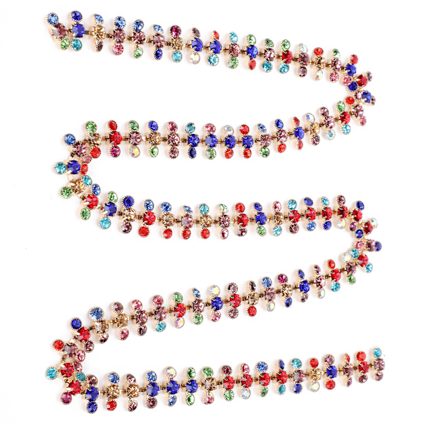 Rhinestone-kjede 3 rader for DIY klær brudekjoler dekorasjonstilbehør 1 yard blandede farger