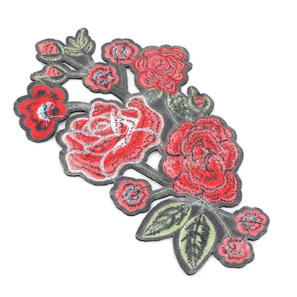 Plommonblomma Ros Broderad Patch DIY Dekoration Tyg Strykjärn Sy Märke Hantverk Tillbehör
