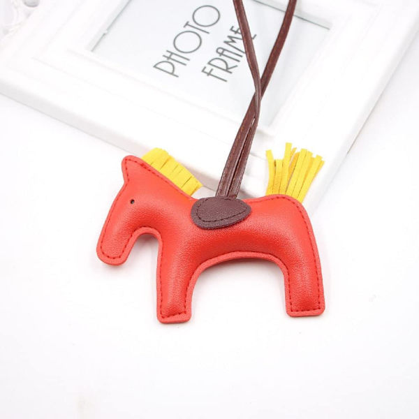 Läder Tassel Pony Nyckelring Läder sydd häst styling söt mode väska tillbehör Red
