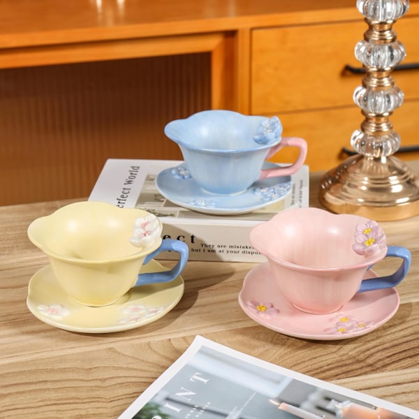 Kukka-aiheiset teekupit ja aluslautaset, keraaminen söpö kahvimuki naisille teekutsuille, cappuccino latte maidolle Blue