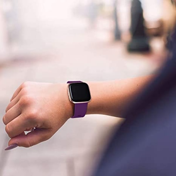PAKETTI 3 Pehmeää Silikoniranneketta Fitbit Versa 2 / Fitbit Versa / Fitbit Versa Lite Classic - Säädettävät Urheilurannekkeet Naisille ja Miehille Pieni ja Suuri (Ilman Seuraajaa)
