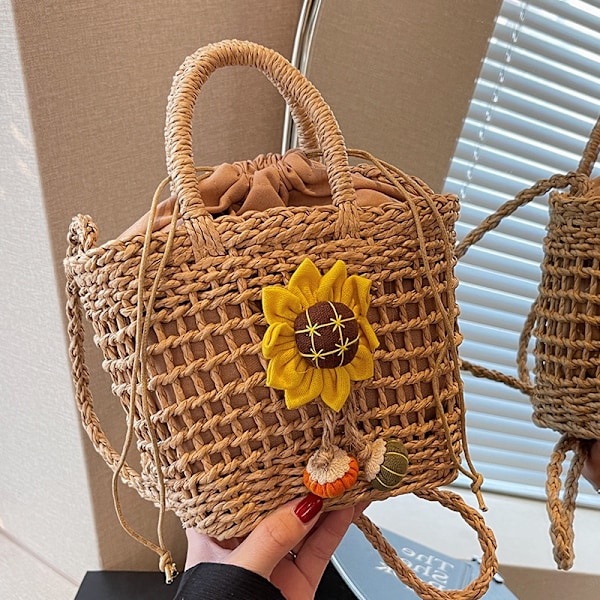 Liten halmbøtteveske for kvinner, sommerlige crossbody-vesker, dame reisevesker og håndvesker, kvinnelig skuldermessenger-veske khaki sunflower