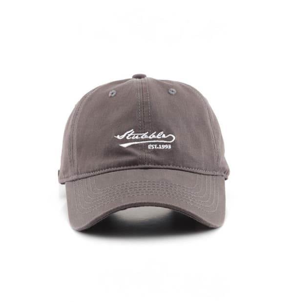 Kirjaimin brodeerattu hattu, säädettävä baseball-lippis Beige