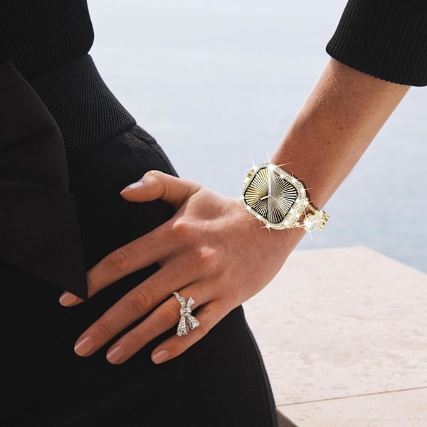 Surace Kompatibel med Apple Watch Series 10 Armband 42mm för Kvinnor, Smycken Diamant Rhinestone Rostfritt Stål Metallarmband Klöver Leaf-Gold/Iridescent 42/44/45MM